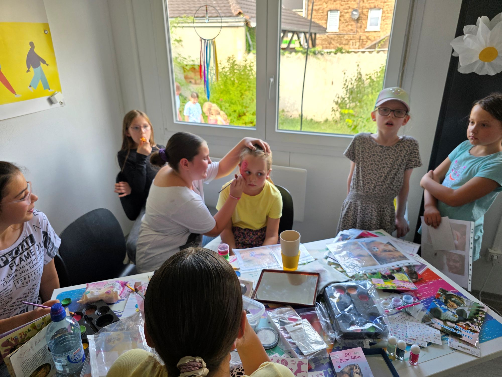 Dieses Bild zeigt Funken beim Kinderschminken