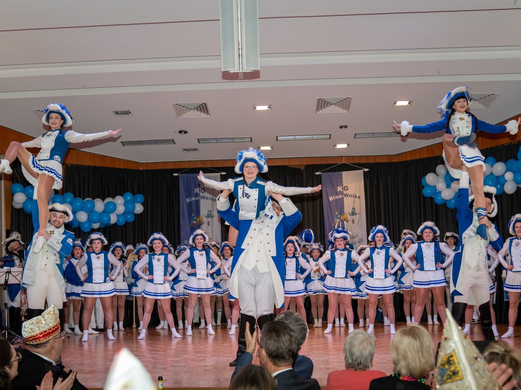 Dieses Bild zeigt das Funkencorps in Aktion